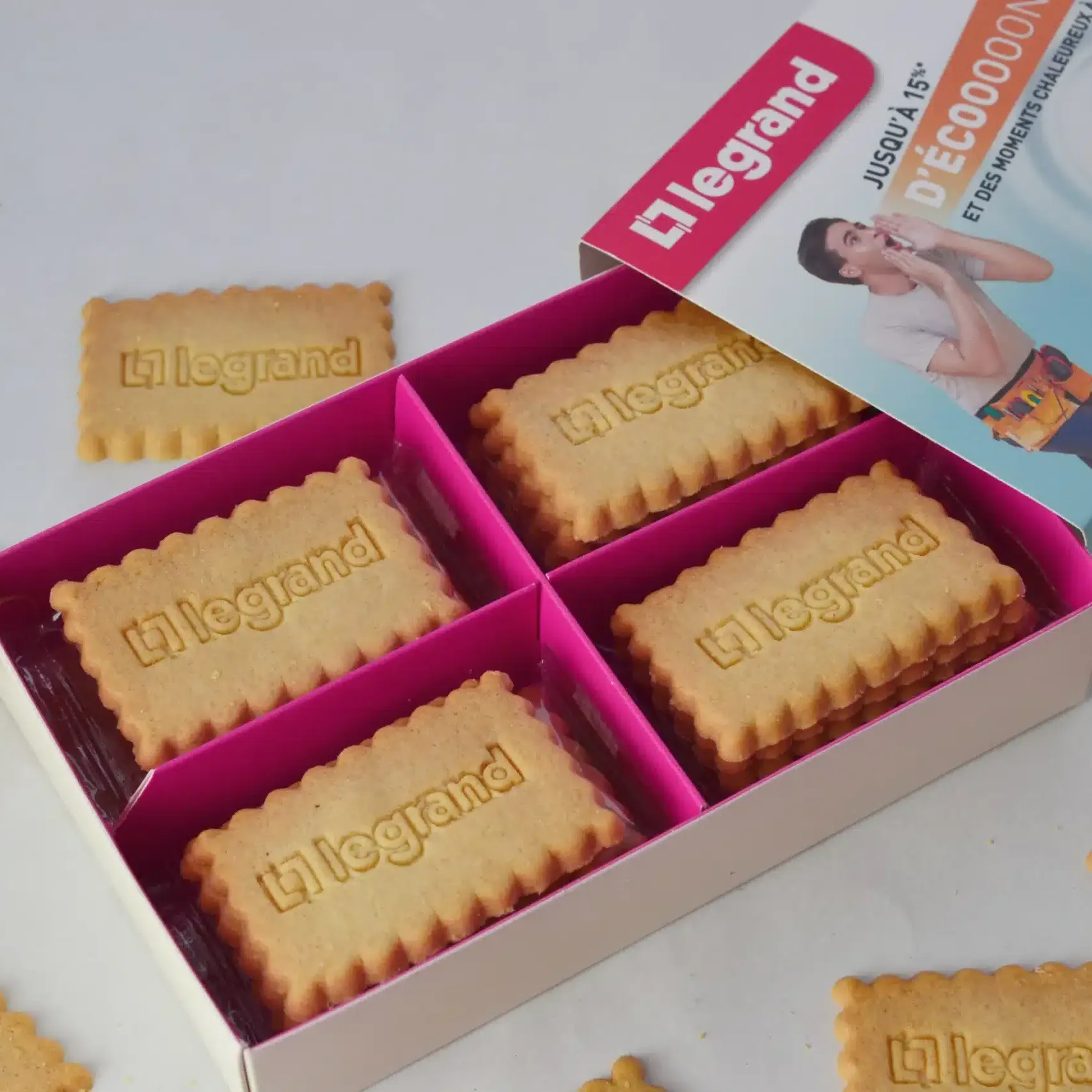 Biscuit présenté dans un packaging personnalisé pour l'entreprise legrand