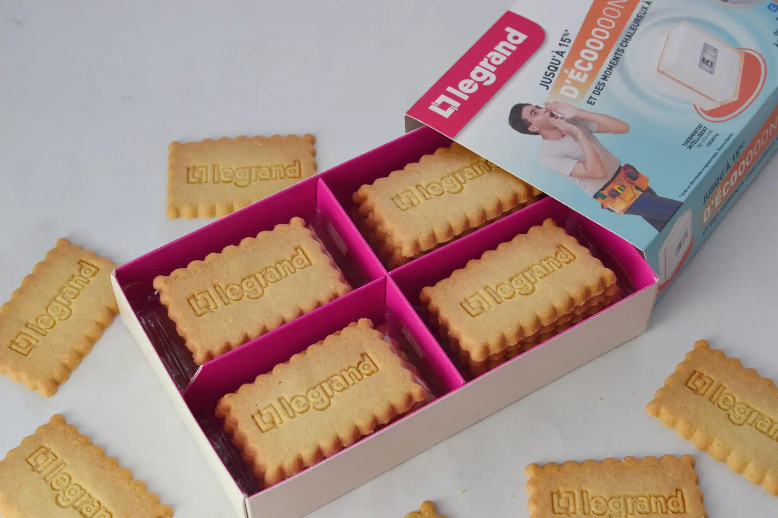 Coffret de biscuits personnalisés Legrand, cadeau de fin d'année entreprise premium