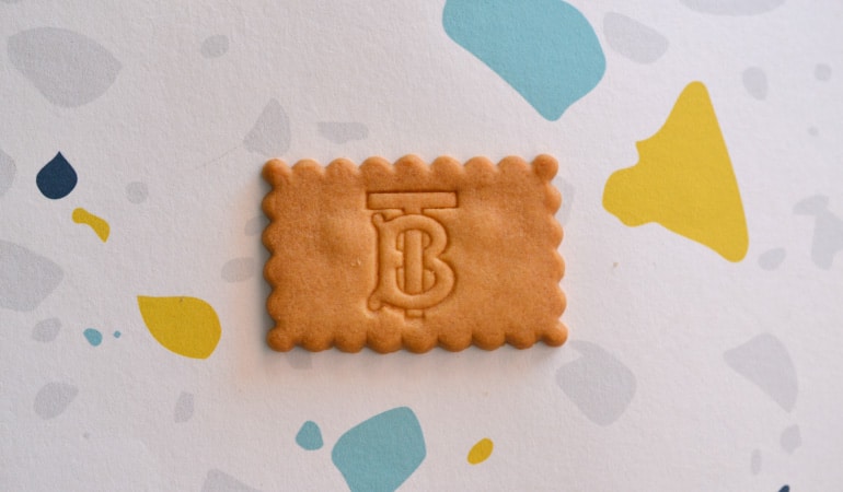Biscuits logotés Burberry pour l'accompagnement café