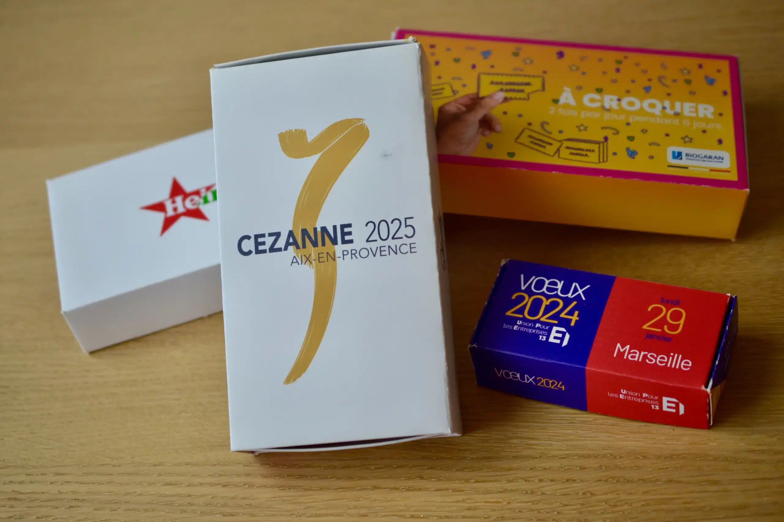 Exemples de coffrets clients avec packaging entièrement personnalisé, marque blanche biscuits